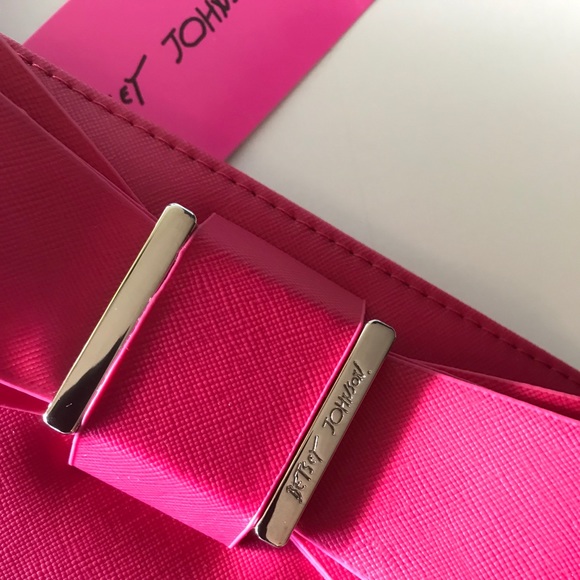 (REDUCED) NWT BETSEY JOHNSON GIFT SET - Picture 4 of 10